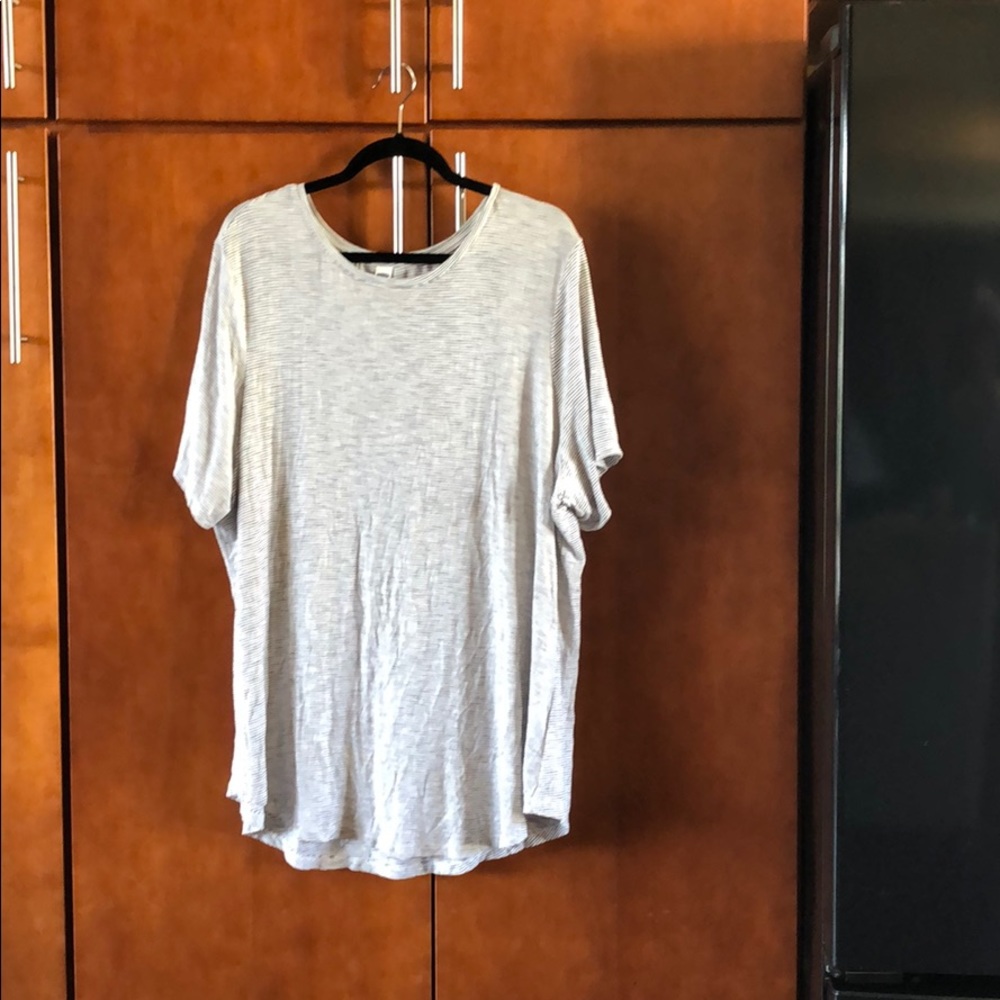 Black & white stripped tshirt. Size XXL. Worn 1x